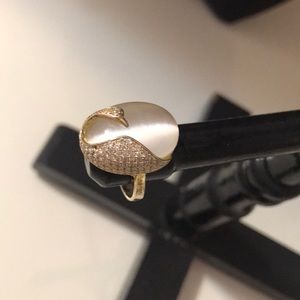Women’s Gold Tone Ring